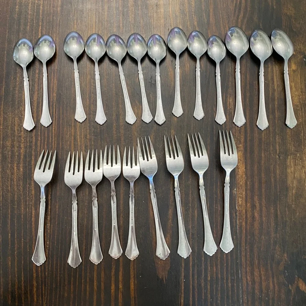 Rogers Stainless Korea Flatware Set 22pc Fluted Fan Handle Spoons Forks Lot